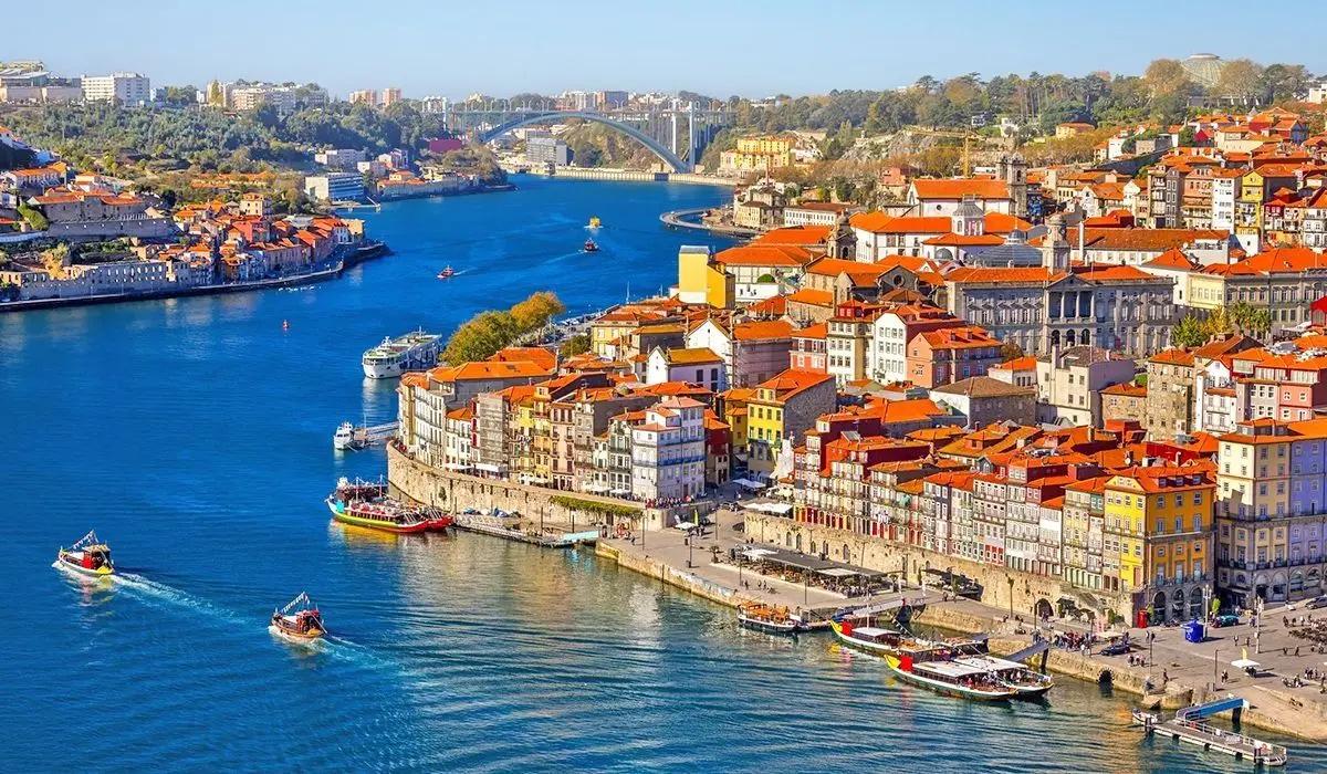 Buying Property in Portugal: A Guide for Canadians